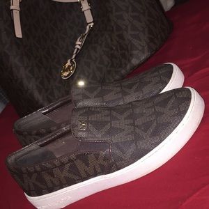 Michael kors slide on shoes
